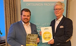 Während der Informationsveranstaltung der CDU-Ortsunion Paderborn haben Kreistagsmitglied Ludger Konersmann (r.) und Ortsunionsvorsitzender André Springer zum Thema Bürgerentscheid Nationlapark Egge gesprochen. - CDU Während der Informationsveranstaltung der CDU-Ortsunion Paderborn haben Kreistagsmitglied Ludger Konersmann (r.) und Ortsunionsvorsitzender André Springer zum Thema Bürgerentscheid Nationlapark Egge gesprochen. - CDU