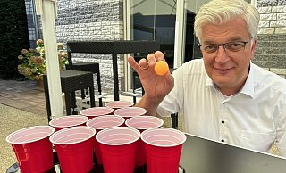 Gastronom Andreas Kerkhoff veranstaltet das erste Gütersloher Beer-Pong-Turnier. - Christian Bröder Gastronom Andreas Kerkhoff veranstaltet das erste Gütersloher Beer-Pong-Turnier. - Christian Bröder