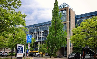 Im ehemaligen Hauptpostamt an der Ecke Herforder/Nahariyastraße soll die Medikus-Diamorphinpraxis eröffnet werden. - Barbara Franke Im ehemaligen Hauptpostamt an der Ecke Herforder/Nahariyastraße soll die Medikus-Diamorphinpraxis eröffnet werden. - Barbara Franke