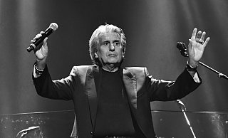 Der italienische Sänger Toto Cutogno starb heute im Alter von 80 Jahren in Mailand, wie sein Management bestätigte. (Archivbild) - dpa Der italienische Sänger Toto Cutogno starb heute im Alter von 80 Jahren in Mailand, wie sein Management bestätigte. (Archivbild) - dpa