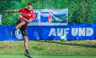 Mitch Kniat ist seit Juni Cheftrainer bei Arminia Bielefeld - und wurde zunächst kritisch beäugt. - Sarah Jonek Mitch Kniat ist seit Juni Cheftrainer bei Arminia Bielefeld - und wurde zunächst kritisch beäugt. - Sarah Jonek