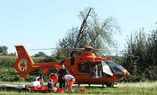 Auch ein Rettungshubschrauber ist aktuell in Verl im Kreis Gütersloh im Einsatz. - Matthias Gans Auch ein Rettungshubschrauber ist aktuell in Verl im Kreis Gütersloh im Einsatz. - Matthias Gans