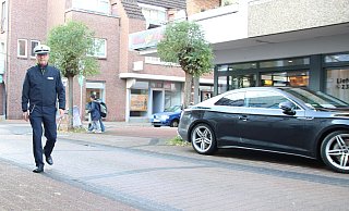 Frank Meyer leitet die Polizeiwache Lübbecke und hat mit seinen Kolleginnen und Kollegen nicht nur die Kneipenmeile Niedernstraße im Blick. - Frank Hartmann Frank Meyer leitet die Polizeiwache Lübbecke und hat mit seinen Kolleginnen und Kollegen nicht nur die Kneipenmeile Niedernstraße im Blick. - Frank Hartmann