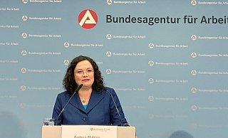 Andrea Nahles, Chefin der Bundesagentur für Arbeit, forderte die Länder auf, die Informationen zu Schulabbrechern zu übermitteln. (Archivbild) - Michael Donhauser/dpa Andrea Nahles, Chefin der Bundesagentur für Arbeit, forderte die Länder auf, die Informationen zu Schulabbrechern zu übermitteln. (Archivbild) - Michael Donhauser/dpa