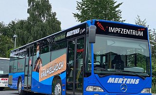 Vor dem Terminal des Heimathafens wird der Impfbus in der Zeit von 10 bis 16 Uhr Station machen. - Flughafen Paderborn/ Lippstadt Vor dem Terminal des Heimathafens wird der Impfbus in der Zeit von 10 bis 16 Uhr Station machen. - Flughafen Paderborn/ Lippstadt