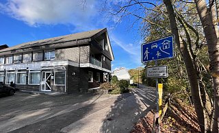 Die Anwohner am Brückenweg wotllen einen Wendehammer auf dem Schulhof für die Müllfahrzeuge. - Robert Becker Die Anwohner am Brückenweg wotllen einen Wendehammer auf dem Schulhof für die Müllfahrzeuge. - Robert Becker