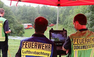 Auf der Aqua Magica kam es im August 2020 zu einer großen Suchaktion, weil am Ufer des Teichs zwei Paar Kinderschuhe gefunden wurden. - Dirk Windmöller Auf der Aqua Magica kam es im August 2020 zu einer großen Suchaktion, weil am Ufer des Teichs zwei Paar Kinderschuhe gefunden wurden. - Dirk Windmöller