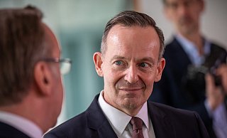 Der Bundesverkehrsminister Volker Wissing (FDP) droht angesichts der Klimaschutz-Debatte mit Fahrverboten. - Michael Kappeler Der Bundesverkehrsminister Volker Wissing (FDP) droht angesichts der Klimaschutz-Debatte mit Fahrverboten. - Michael Kappeler