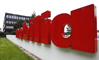 Nobilia hat 2021 in seinen Werken in Verl, Gütersloh und Saarlouis 8,3 Millionen Schränke und 1,75 Millionen Arbeitsplatten hergestellt. Damit hat das Unternehmen täglich mehr als 3.800 Küchen produziert zund ausgeliefert. Am Ende des Geschäftsjahres stand ein neuer Umsatzrekord. - Roland Thöring Nobilia hat 2021 in seinen Werken in Verl, Gütersloh und Saarlouis 8,3 Millionen Schränke und 1,75 Millionen Arbeitsplatten hergestellt. Damit hat das Unternehmen täglich mehr als 3.800 Küchen produziert zund ausgeliefert. Am Ende des Geschäftsjahres stand ein neuer Umsatzrekord. - Roland Thöring