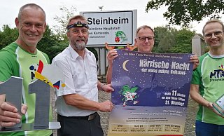 Organisator Karl-Josef Düwel (v. l.), Sponsor Werner Lödige, und die Mitorganisatoren Michael Berg und Carsten Lödige freuen sich auf die Närrische Nacht am 31. Oktober. - Burkhard Battran Organisator Karl-Josef Düwel (v. l.), Sponsor Werner Lödige, und die Mitorganisatoren Michael Berg und Carsten Lödige freuen sich auf die Närrische Nacht am 31. Oktober. - Burkhard Battran
