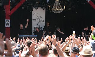 Daumen hoch und Applaus: Das Orange-Blossom-Special hat es in die Auswahl beliebter Musikfestival geschafft. - Torsten Wegener Daumen hoch und Applaus: Das Orange-Blossom-Special hat es in die Auswahl beliebter Musikfestival geschafft. - Torsten Wegener