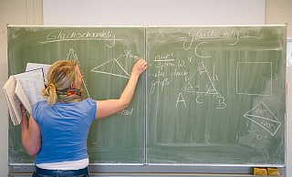Ohne Teilzeitkräfte liefe an vielen Schulen nur noch wenig. Ein Großteil arbeitet keine volle Stundenzahl. Wenn es nach dem Schulministerium geht, soll sich das jetzt ändern. - Sebastian Kahnert Ohne Teilzeitkräfte liefe an vielen Schulen nur noch wenig. Ein Großteil arbeitet keine volle Stundenzahl. Wenn es nach dem Schulministerium geht, soll sich das jetzt ändern. - Sebastian Kahnert