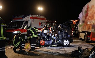 Bei dem schweren Unfall auf der B51 bei Bohmte sind vier Menschen ums Leben gekommen. - Nord-West-Media Bei dem schweren Unfall auf der B51 bei Bohmte sind vier Menschen ums Leben gekommen. - Nord-West-Media