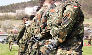 Franco A. war Oberleutnant der Bundeswehr, schon 2014 fielen seine rechtsnationale Gesinnung auf. Er soll Teil eines rechten Netzwerkes gewesen sein. Ein Hinweis aus dem Ermittlungen führt nach OWL. - Wiebke Wellnitz Franco A. war Oberleutnant der Bundeswehr, schon 2014 fielen seine rechtsnationale Gesinnung auf. Er soll Teil eines rechten Netzwerkes gewesen sein. Ein Hinweis aus dem Ermittlungen führt nach OWL. - Wiebke Wellnitz