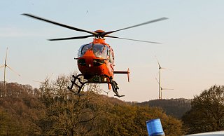 Aufgrund der Landung eines Rettungshubschraubers ist der Frankfurter Weg in Paderborn gesperrt worden. - Ralph Meyer Aufgrund der Landung eines Rettungshubschraubers ist der Frankfurter Weg in Paderborn gesperrt worden. - Ralph Meyer