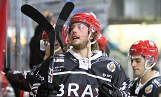 Zukünftig nicht mehr im HEV-Trikot: Stürmer Tim Lucca Krüger verlässt die Ice Dragons. - Yvonne Gottschlich Zukünftig nicht mehr im HEV-Trikot: Stürmer Tim Lucca Krüger verlässt die Ice Dragons. - Yvonne Gottschlich