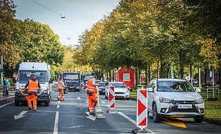 Am Adenauerplatz wurde am Dienstagmorgen eine umstrittene Baustelle eingerichtet. - Sarah Jonek Am Adenauerplatz wurde am Dienstagmorgen eine umstrittene Baustelle eingerichtet. - Sarah Jonek
