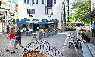 Das Tusé am Bunnemannplatz wurde über Ebay angeboten – eine Berichterstattung dazu sollte verhindert werden. - Barbara Franke Das Tusé am Bunnemannplatz wurde über Ebay angeboten – eine Berichterstattung dazu sollte verhindert werden. - Barbara Franke