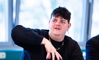 Der 29-jährige Isaak Guderian gewann den Vorentscheid und tritt für Deutschland am 11. Mai 2024 in Malmö beim Eurovision Song Contest in Schweden an. - Noah Wedel Der 29-jährige Isaak Guderian gewann den Vorentscheid und tritt für Deutschland am 11. Mai 2024 in Malmö beim Eurovision Song Contest in Schweden an. - Noah Wedel