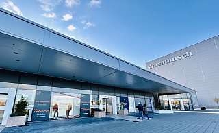 Rund um den Ravenna-Park ist zurzeit viel in Bewgeung: Im Außen- wie im Innenbereich finden Bauarbeiten statt, die Unternehmen unter dem Dach des Outlets arbeiten strukturell zusammen. - Nicole Donath Rund um den Ravenna-Park ist zurzeit viel in Bewgeung: Im Außen- wie im Innenbereich finden Bauarbeiten statt, die Unternehmen unter dem Dach des Outlets arbeiten strukturell zusammen. - Nicole Donath