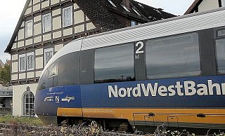 Die Nordwestbahn hat mit Personalproblemen zu kämpfen, das sorgt auch für Ärger auf der Linie RB 84 zwischen Kreiensen und Paderborn. - David Schellenberg (Archiv) Die Nordwestbahn hat mit Personalproblemen zu kämpfen, das sorgt auch für Ärger auf der Linie RB 84 zwischen Kreiensen und Paderborn. - David Schellenberg (Archiv)