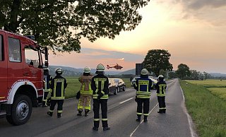 Der verletzte Motorradfahrer wurde zur weiteren Behandlung in ein Bielefelder Krankenhaus geflogen. - Nicole Fischer Der verletzte Motorradfahrer wurde zur weiteren Behandlung in ein Bielefelder Krankenhaus geflogen. - Nicole Fischer