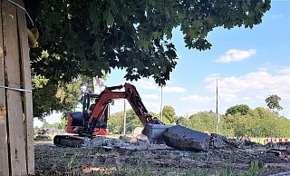 Auch die letzten Überreste des ehemaligen R1 sind Geschichte. Bagger entfernten die Grundmauern des beliebten Ausflugslokal. - David Schellenberg Auch die letzten Überreste des ehemaligen R1 sind Geschichte. Bagger entfernten die Grundmauern des beliebten Ausflugslokal. - David Schellenberg