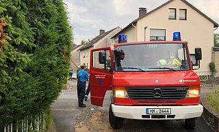 Im Stadtgebiet Beverungen mussten mehrere Keller von der Feuerwehr und Baustellenschächte ausgepumpt werden. Hier ist die Löschgruppe Würgassen im Einsatz. - Nicole Fischer Im Stadtgebiet Beverungen mussten mehrere Keller von der Feuerwehr und Baustellenschächte ausgepumpt werden. Hier ist die Löschgruppe Würgassen im Einsatz. - Nicole Fischer