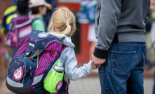 Für Kinder, die jetzt eingeschult werden, beginnt ein wichtiger Lebensabschnitt. Dabei können auch die Eltern unterstützen. - Dpa Für Kinder, die jetzt eingeschult werden, beginnt ein wichtiger Lebensabschnitt. Dabei können auch die Eltern unterstützen. - Dpa