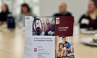Der Flyer vom Arbeitskreis Tagespflege. - Stefan Becker Der Flyer vom Arbeitskreis Tagespflege. - Stefan Becker