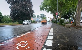 Heikel: Die derzeitige Wegeführung entlang der Brockhäger Straße ist für Radfahrer alles andere als ideal. - Andreas Frücht Heikel: Die derzeitige Wegeführung entlang der Brockhäger Straße ist für Radfahrer alles andere als ideal. - Andreas Frücht