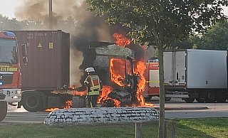Das Führerhaus brannte völlig aus. - Rainer Vierzigmann Das Führerhaus brannte völlig aus. - Rainer Vierzigmann