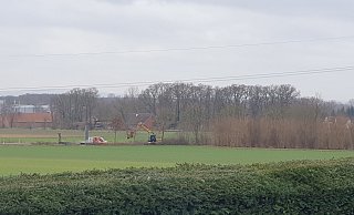 Das dichte Grün an der Bundesstraße 239 im Rahdener Süden erfüllte aus Sicht von Bürgern auch eine Lärmschutz-Funktion. Auf dem Foto ist zu sehen, wie es an den Bereichen aussieht, an dem der Grünschnitt schon erledigt ist. - Klaus-Dieter Döpke Das dichte Grün an der Bundesstraße 239 im Rahdener Süden erfüllte aus Sicht von Bürgern auch eine Lärmschutz-Funktion. Auf dem Foto ist zu sehen, wie es an den Bereichen aussieht, an dem der Grünschnitt schon erledigt ist. - Klaus-Dieter Döpke