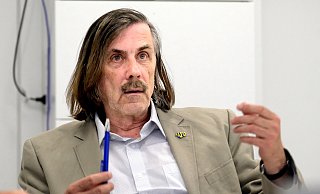 Fehlt ihm der Rückhalt? Der komplette Verwaltungsvorstand war zu Norbert Morkes auf Distanz gegangen. - Andreas Frücht Fehlt ihm der Rückhalt? Der komplette Verwaltungsvorstand war zu Norbert Morkes auf Distanz gegangen. - Andreas Frücht