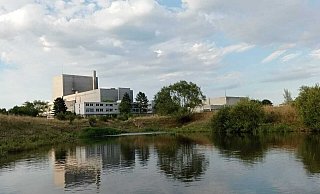 Auf dem Gelände des ehemaligen Atomkraftwerkes Würgassen soll ein Bereitstellungslager für Atommüll entstehen. Ein Gutachten mehrt Zweifel an der Sinnhaftigkeit. - Michaela Bast Auf dem Gelände des ehemaligen Atomkraftwerkes Würgassen soll ein Bereitstellungslager für Atommüll entstehen. Ein Gutachten mehrt Zweifel an der Sinnhaftigkeit. - Michaela Bast