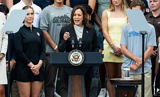 Kamala Harris hat bereits viel Spendengeld eingesammelt und laut Medienberichten auch genügend Delegiertenstimmen beisammen. - IMAGO/SOPA Images Kamala Harris hat bereits viel Spendengeld eingesammelt und laut Medienberichten auch genügend Delegiertenstimmen beisammen. - IMAGO/SOPA Images