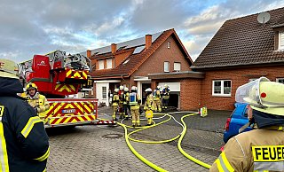 In der Garage brannte ein Müllgefäß, nachdem dort noch nicht ausreichend abgekühlte Asche eingefüllt worden war. - Ralph Meyer In der Garage brannte ein Müllgefäß, nachdem dort noch nicht ausreichend abgekühlte Asche eingefüllt worden war. - Ralph Meyer