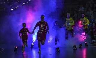 Am Samstag wird Kapitän Dominik Waldhof das Oberliga-Team der TSG Altenhagen-Heepen wieder aufs Feld führen. Aber erst nach der Zweiten. - Joerg Dieckmann - www.dieckmann-fotodesign.de Am Samstag wird Kapitän Dominik Waldhof das Oberliga-Team der TSG Altenhagen-Heepen wieder aufs Feld führen. Aber erst nach der Zweiten. - Joerg Dieckmann - www.dieckmann-fotodesign.de