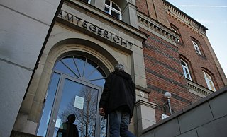Justizgebäude am Puhlplatz: Vor dem Amtsgericht war im Dezember ein Warburger wegen Vergewaltigung und fahrlässiger Körperverletzung verurteilt worden. Die Polizei möchte seine Daten in einer Kartei präventiv speichern. - Dieter Scholz Justizgebäude am Puhlplatz: Vor dem Amtsgericht war im Dezember ein Warburger wegen Vergewaltigung und fahrlässiger Körperverletzung verurteilt worden. Die Polizei möchte seine Daten in einer Kartei präventiv speichern. - Dieter Scholz