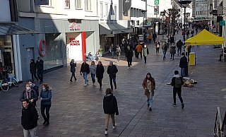Nachmittägliches Shopping-Treiben in der Paderborner Westernstraße. - Birger Berbüsse Nachmittägliches Shopping-Treiben in der Paderborner Westernstraße. - Birger Berbüsse