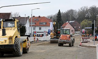 Noch sind die Arbeiten im letzten Bauabschnitt der Salzufler Straße in vollem Gange. - Frank-Michael Kiel-Steinkamp Noch sind die Arbeiten im letzten Bauabschnitt der Salzufler Straße in vollem Gange. - Frank-Michael Kiel-Steinkamp