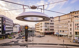 Das neue Beleuchtungssystem auf dem Jahnplatz, die Nachtsonnen, hat in der Vergangenheit wie das gesamte Umbauprojekt für viel Diskussionsstoff gesorgt. - Mike-Dennis Müller / www.mdm.photo Das neue Beleuchtungssystem auf dem Jahnplatz, die Nachtsonnen, hat in der Vergangenheit wie das gesamte Umbauprojekt für viel Diskussionsstoff gesorgt. - Mike-Dennis Müller / www.mdm.photo