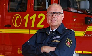 Hans-Dieter Mühlenweg geht nach gut fünf Jahren an der Spitze der Bielefelder Feuerwehrchef in den Ruhestand. Einige Dinge hätte er gerne noch zu Ende gebracht. - Andreas Zobe Hans-Dieter Mühlenweg geht nach gut fünf Jahren an der Spitze der Bielefelder Feuerwehrchef in den Ruhestand. Einige Dinge hätte er gerne noch zu Ende gebracht. - Andreas Zobe