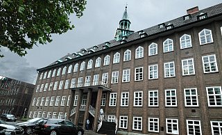 Das ESG, hier der älteste Gebäude aus dem Jahr 1928 mit dem Dachreiter, wird für voraussichtlich 46 Millionen Euro saniert und erweitert. - Andreas Frücht Das ESG, hier der älteste Gebäude aus dem Jahr 1928 mit dem Dachreiter, wird für voraussichtlich 46 Millionen Euro saniert und erweitert. - Andreas Frücht