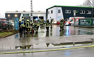 Die Feuerwehr hatte den Brand beim Entsorger PreZero in Rheda-Wiedenbrück schnell unter Kontrolle. - Thorsten Heß Die Feuerwehr hatte den Brand beim Entsorger PreZero in Rheda-Wiedenbrück schnell unter Kontrolle. - Thorsten Heß