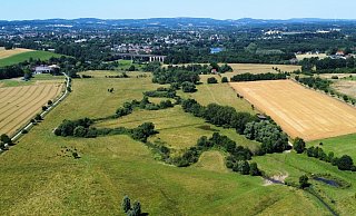 Die Johannisbachaue könnte bei einer Anbindung der neuen ICE-Schnelltrasse Bielefeld - Hannover mit einer zweiten Eisenbahnbrücke neben dem Viadukt bebaut werden. - Jürgen Schellert Die Johannisbachaue könnte bei einer Anbindung der neuen ICE-Schnelltrasse Bielefeld - Hannover mit einer zweiten Eisenbahnbrücke neben dem Viadukt bebaut werden. - Jürgen Schellert