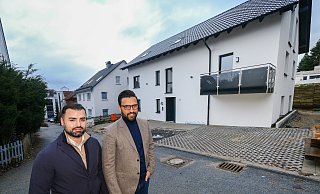 Srian Schuani und Onur Canpolat (v.l.) haben für den Neubau eine bestimmte Zielgruppe im Visier. - Andreas Zobe Srian Schuani und Onur Canpolat (v.l.) haben für den Neubau eine bestimmte Zielgruppe im Visier. - Andreas Zobe