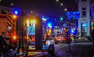 Die Einsatzkräfte an der Herforder Straße in Bielefeld. - Paul Brinkmann Die Einsatzkräfte an der Herforder Straße in Bielefeld. - Paul Brinkmann