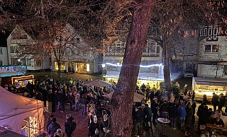 So schön soll es wieder werden: Die Aprés-Ski-Party auf dem Sternenmarkt 2022. - Beverungen Marketing So schön soll es wieder werden: Die Aprés-Ski-Party auf dem Sternenmarkt 2022. - Beverungen Marketing