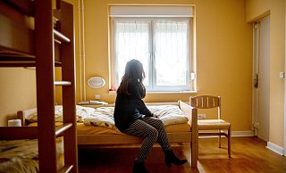 Der Bedarf an freien Plätzen für schutzsuchende Frauen ist auch in Paderborn deutlich größer als das Angebot. - Maja Hitij / dpa Der Bedarf an freien Plätzen für schutzsuchende Frauen ist auch in Paderborn deutlich größer als das Angebot. - Maja Hitij / dpa